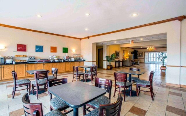 Comfort Inn & Suites Greenville I-70