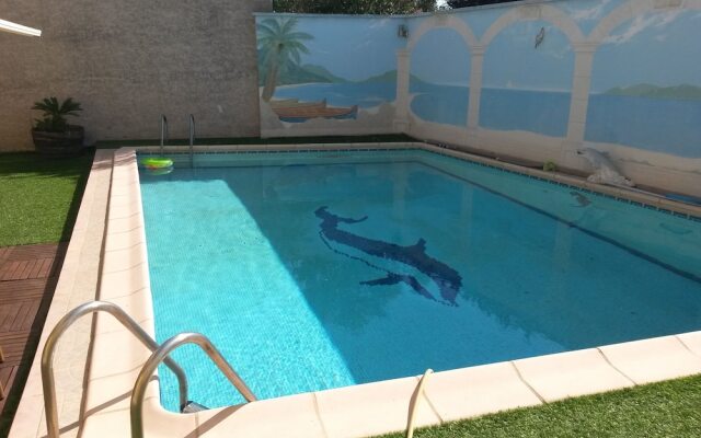 villa climatisée grande piscine 6-8 pers sans vis à vis