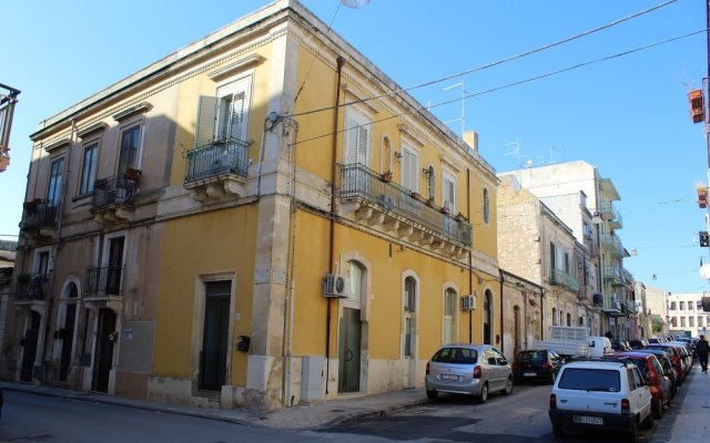 Apartment with 2 Bedrooms in Siracusa, with Wonderful City View, Furnished Balcony And Wifi - 300 M From the Beach