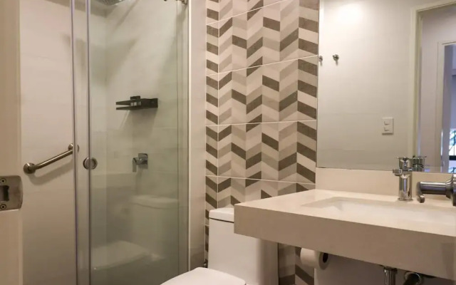 w Monochromatic 2BR w Terrace in Miraflores