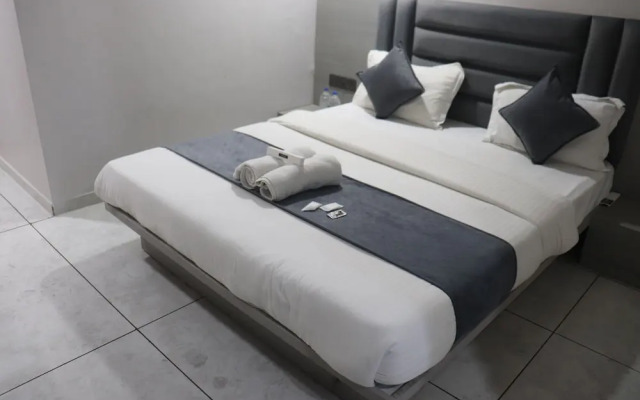 Hotel R K villa
