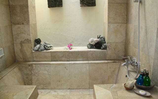 Visakha Sanur by Puri Signatures