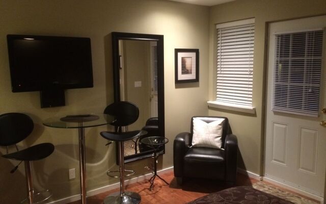 Suite Amour Hobby Farm and B & B