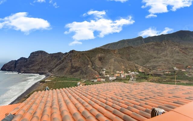 Beautiful Mansion in Hermigua, La Gomera With Patio