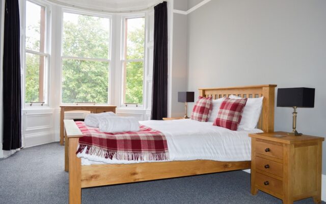 Modern 3 Bedroom Home in Morningside