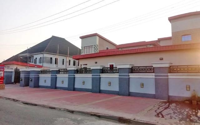 Pacific Paradise Suites