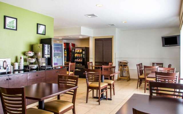 Sleep Inn & Suites Niantic North