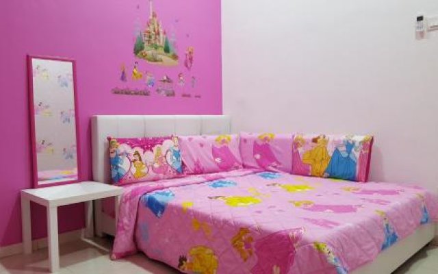 Title Homestay Melaka, Nearby Water Theme Park, Safari, Old West