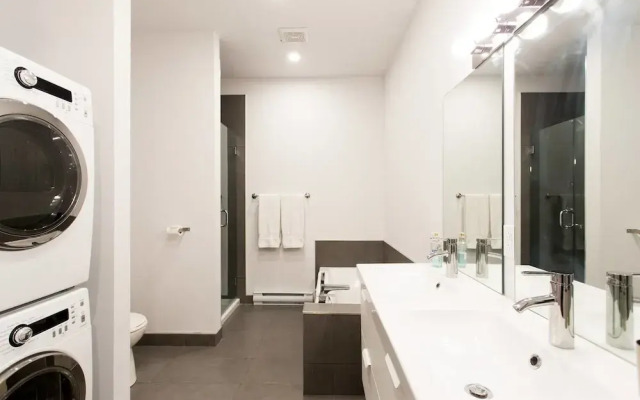 Huge Industrial Loft Near Mont-royal Metro