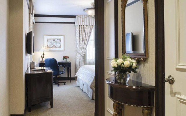 The Lucerne Hotel