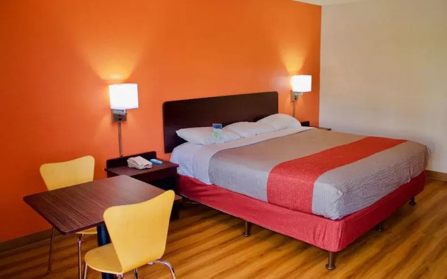 Motel 6 Cleveland East - Macedonia