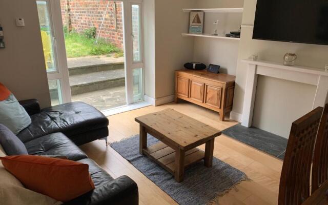 Ryde Beach Garden Apartment