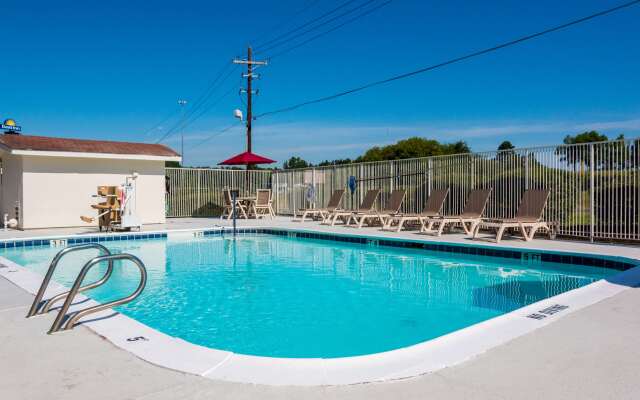 Motel 6 Longview, TX