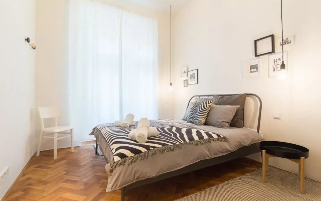 Stylish Modern Apartment in Malastrana