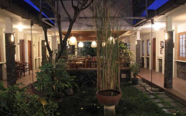 De' Tropis Family Guest House