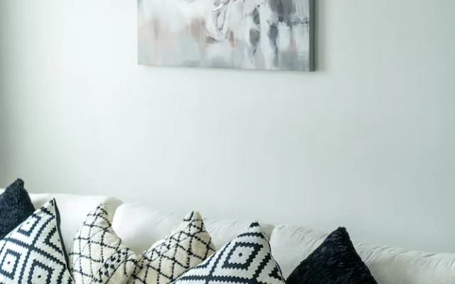 Modern South Wimbledon Stay