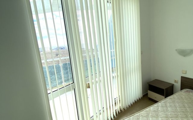 Sea View 1 Bed Apartment With Stunning Ocean Views