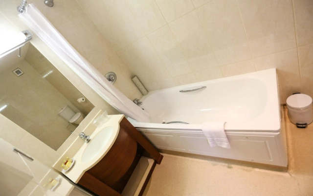 Royal Exeter Hotel