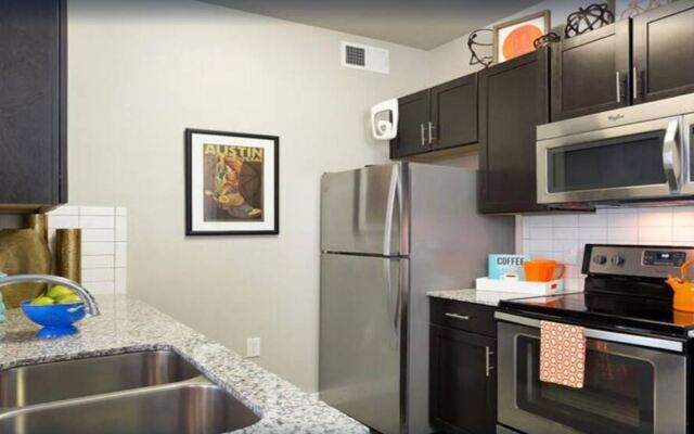 Suite Destination Downtown Austin