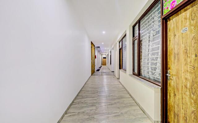 OYO 76181 Hotel Raj Residency