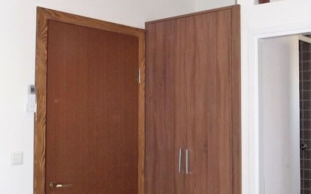 Cozy Apartment 16 With Double bed Sleeper Couch