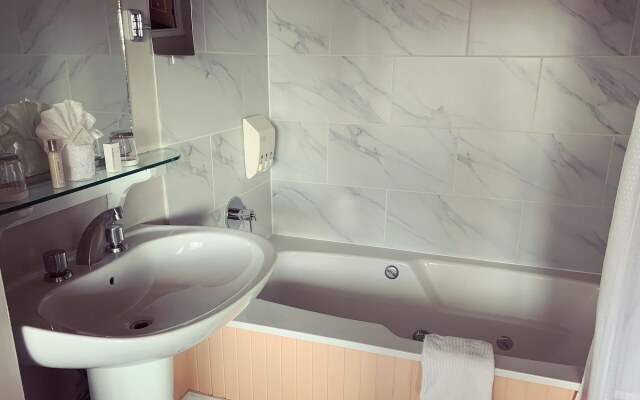 Bedford Regency Hotel