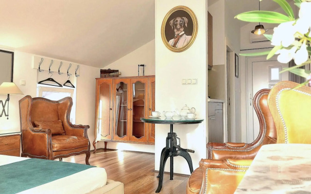 Refresh Boutique Apartments