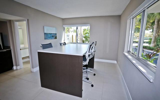 NUOVO Miami Apartments at Coconut Grove