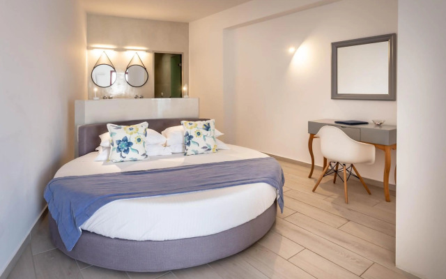 Mar n Mar Crown Hotel and Suites