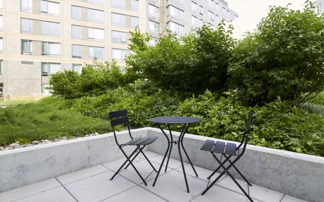 Sunny Lower Allston Suites by Sonder
