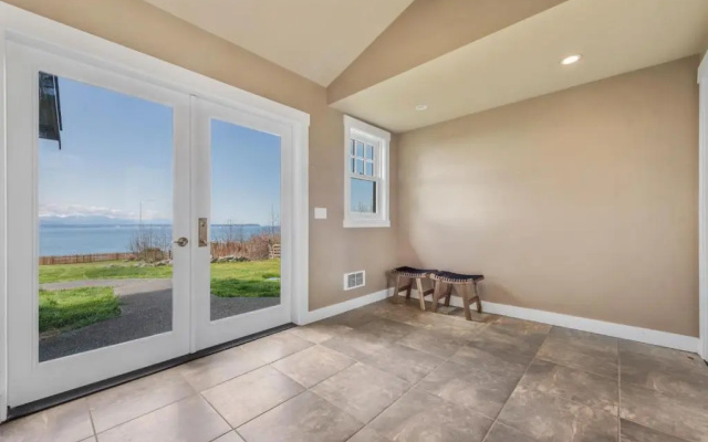 @ Marbella Lane - Waterfront 2BR+Studio Whidbey ISL