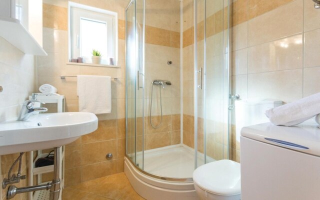 Beautiful Home in Radovcici With Wifi and 2 Bedrooms