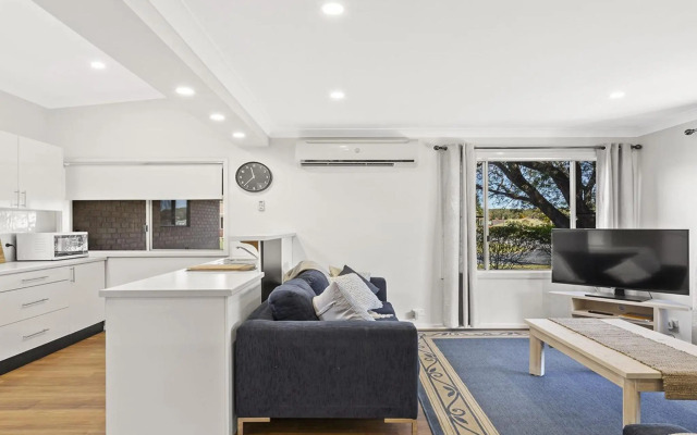 Blue Fish, 41 Boulder Bay Road