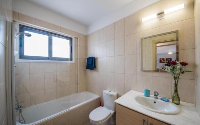 Skylight Megaron