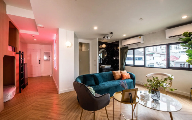 Theme Boutique Hotel