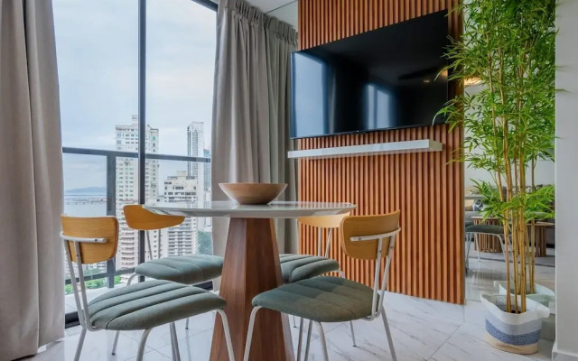 w Majestic 1BR w Beautiful View in Calle 50