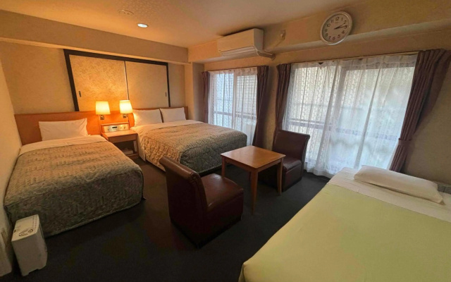 Business Inn Sennichimae Hotel – Guest Rooms – Osaka