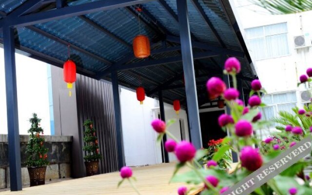 Yijia East Pinwei Hotel