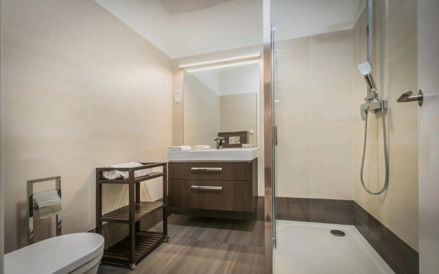 Luxury Modern Designed Oldtown Apartment