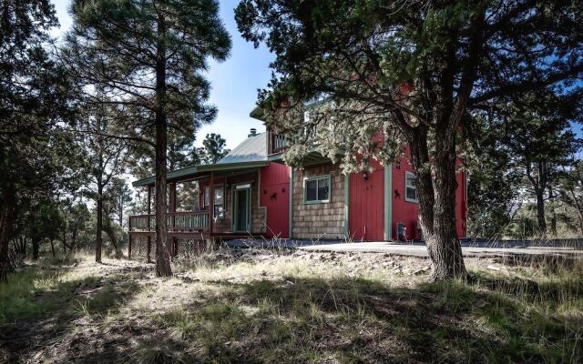 Alhambra - Three Bedroom Cabin