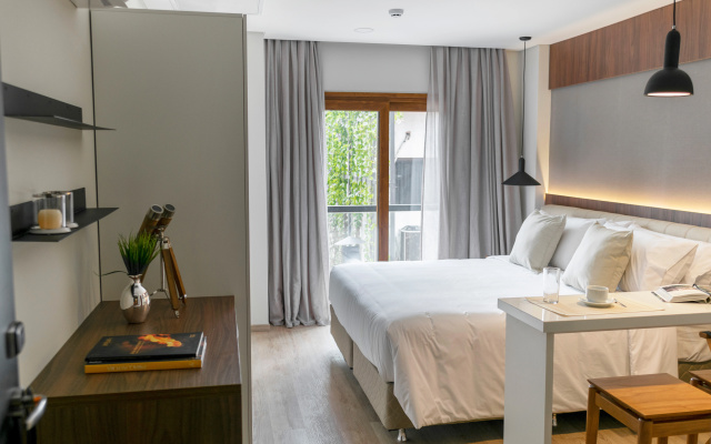 Five Hotel & Residences