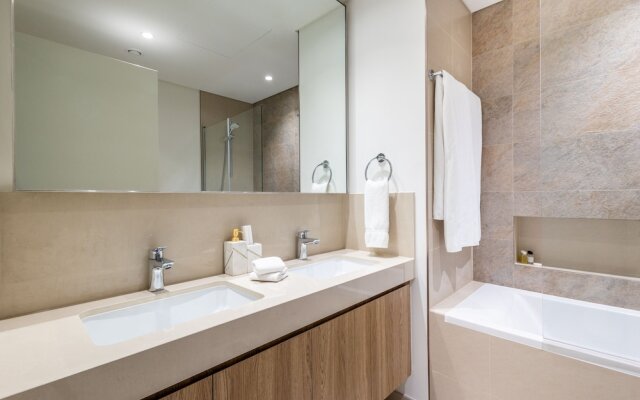SuperHost - Downtown Delight 2BR Apt Opposite Burj Khalifa