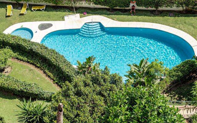 SAM2.4I- Cozy apartment walking distance to beach