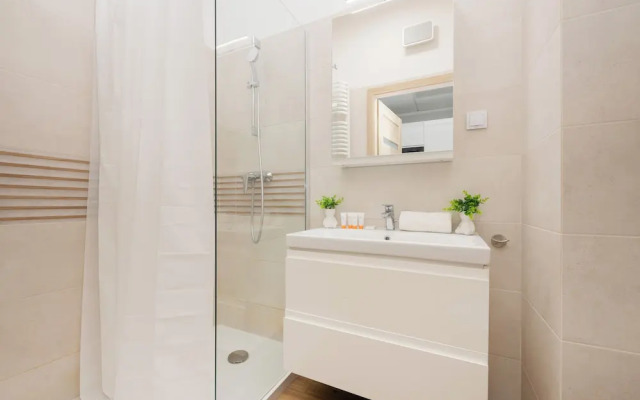 Business Centre Studio by Renters