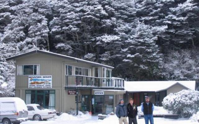 Arthur's Pass YHA The Mountain House