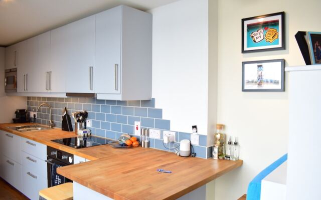 2 Bedroom House in Portobello