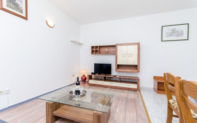 Apartments and Rooms Iva