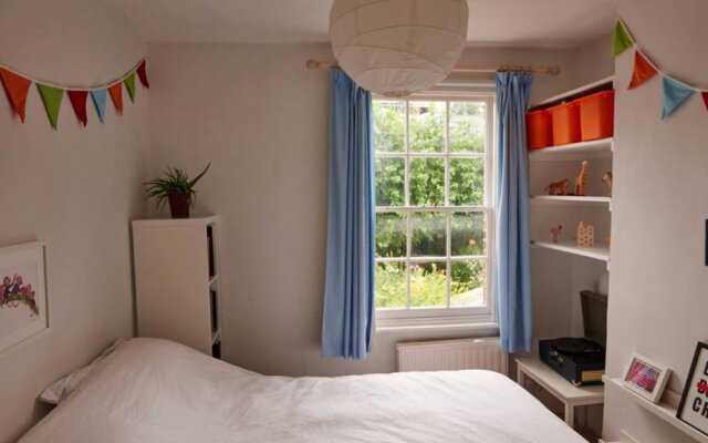 2 Bedroom Home in Stoke Newington