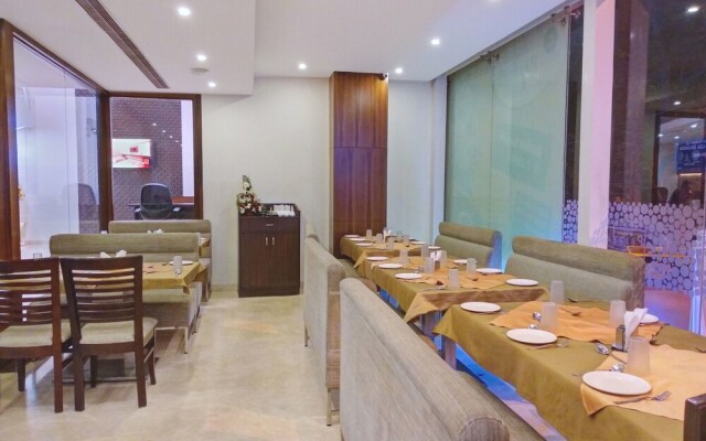 OYO 7654 The Palladium Hotel