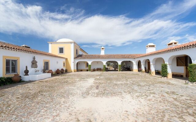 Rosa Estates The Farmhouse & Stables